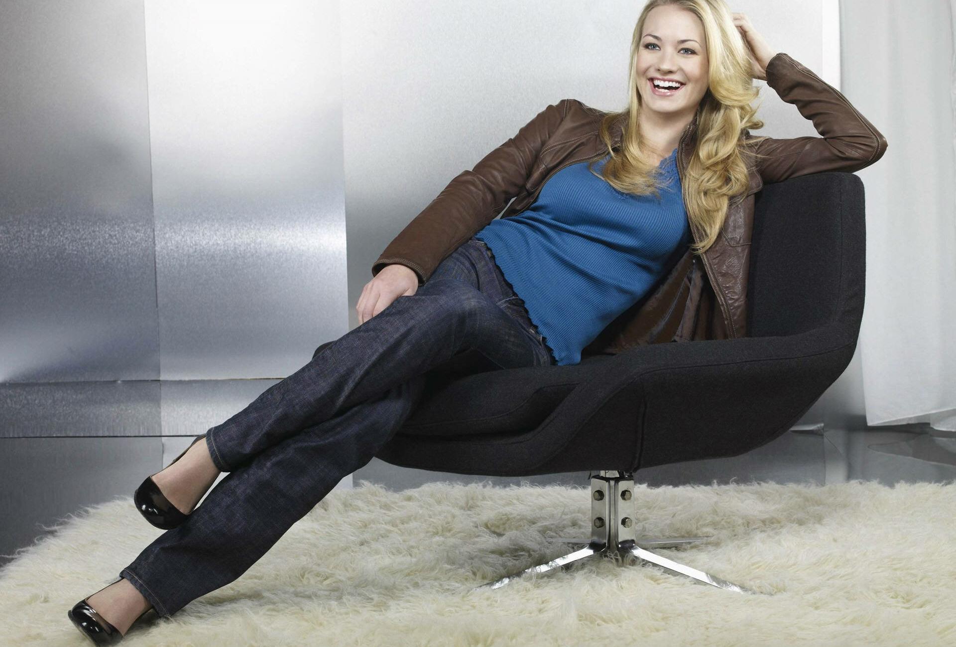 Yvonne Strahovski profile avatar