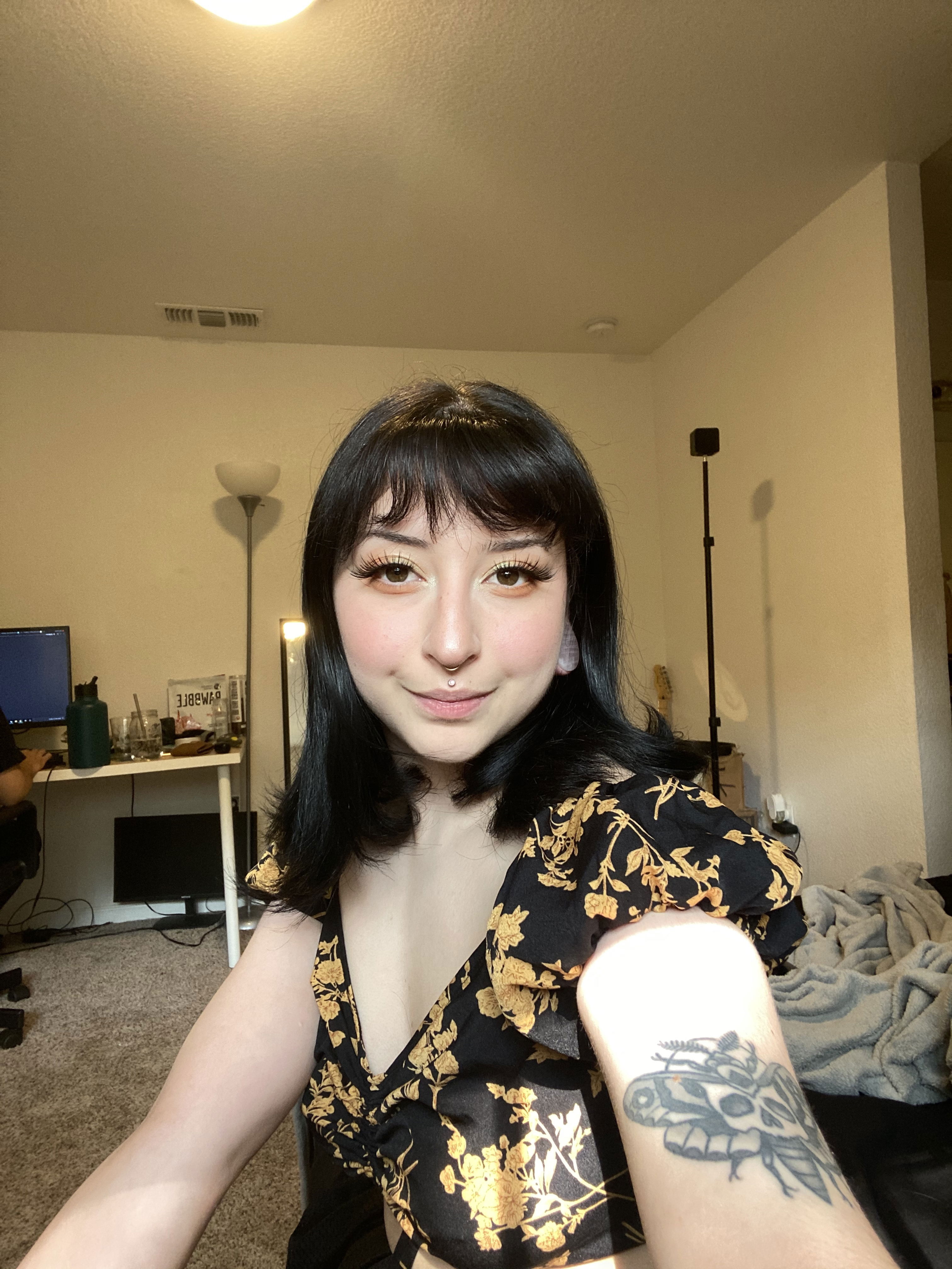 about model image about model image