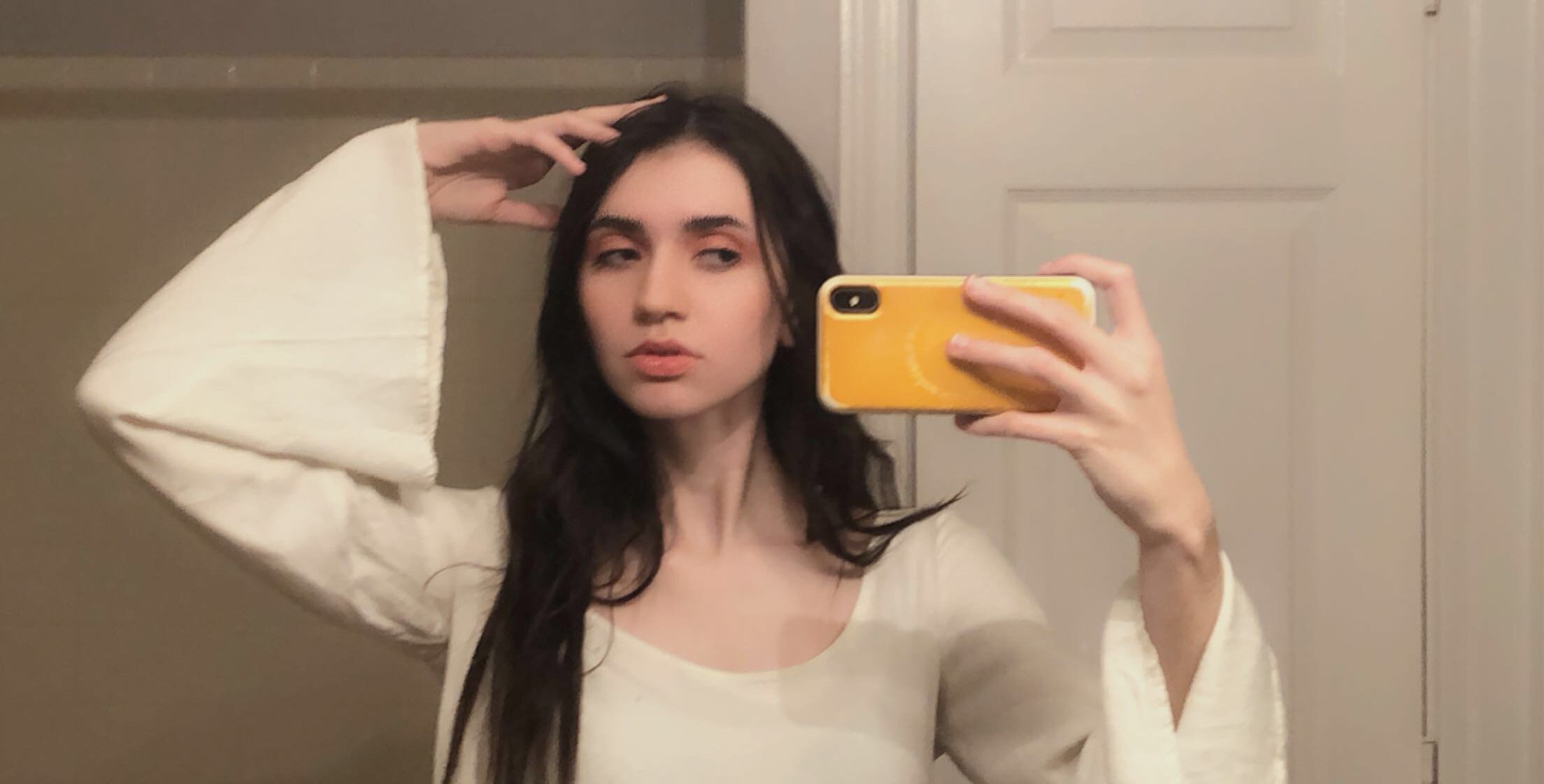 Introducing caitie bee:All You Need to Know About the Onlyfans Model