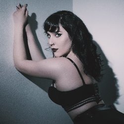 Dahlia La Mode profile avatar